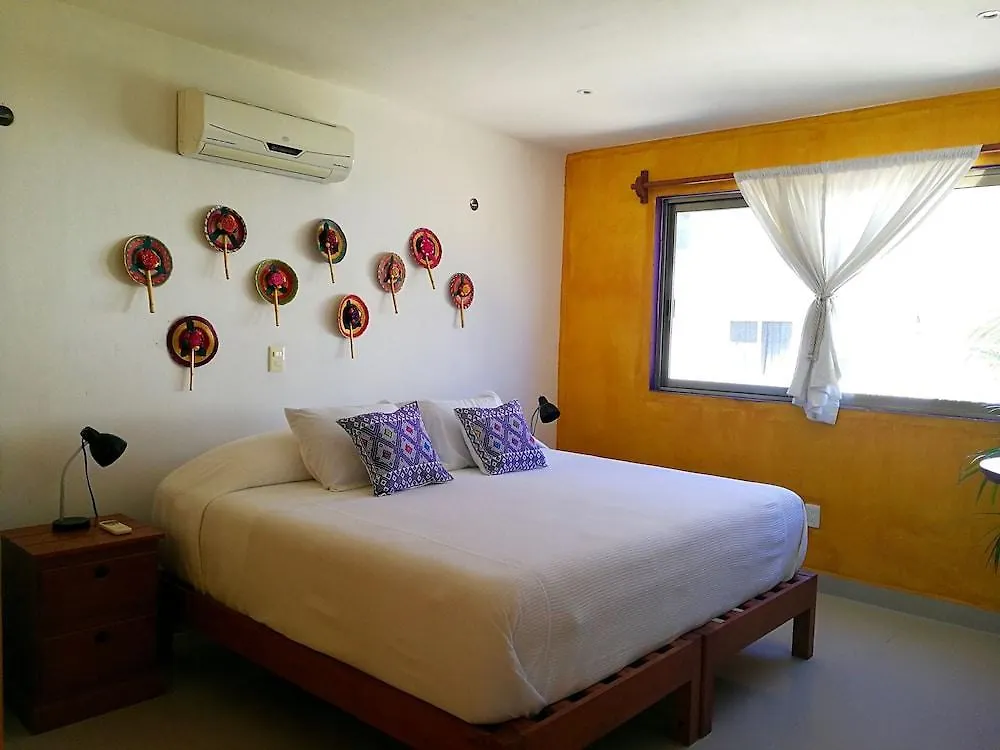Amanecer Y Manana Private Room - Tulum Town contacts