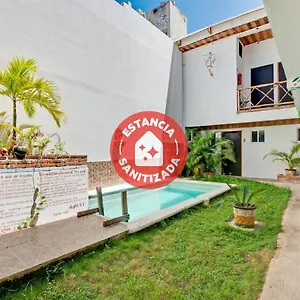 Hotel Oyo Jarro Cafe